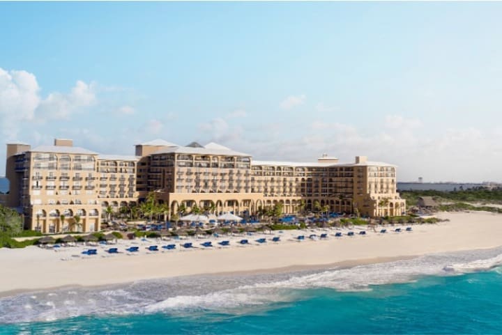 Hoteles Kempinski desde el mar. Foto: Kempinski Hotel Cancún