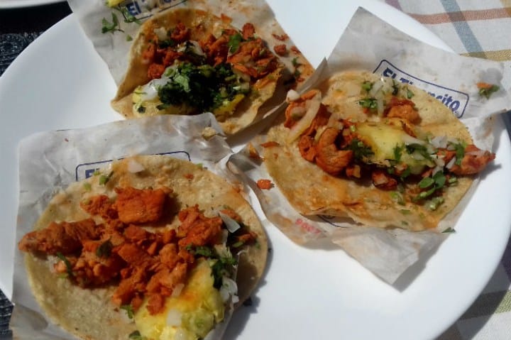 Tacos al Pastor en tizoncito, sus creadores. Foto: Dinero en Imagen