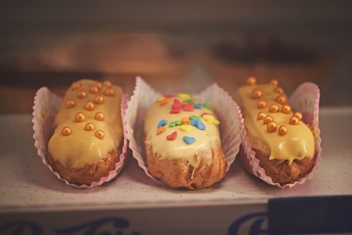 Éclair con caramelos. Foto: Yuriy Yosipiv