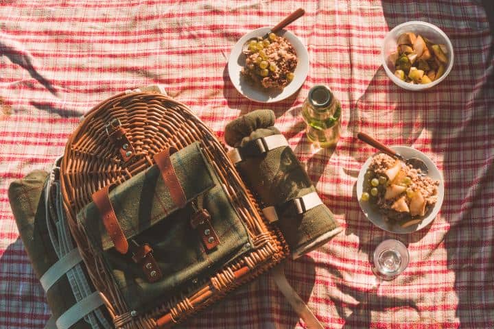 Aprovecha-a-hacer-un-picnic-Foto-de-lucie-capkova