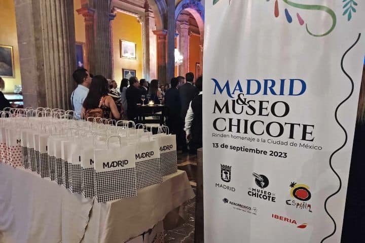 Entrega Premio Chicote a México. Foto: @fercho_navaja