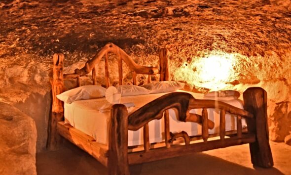 PORTADA Hotel Cavernas