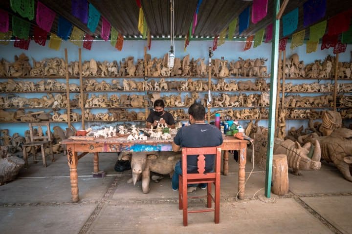 2. Taller de alebrijes en Oaxaca. Foto - Matador Network