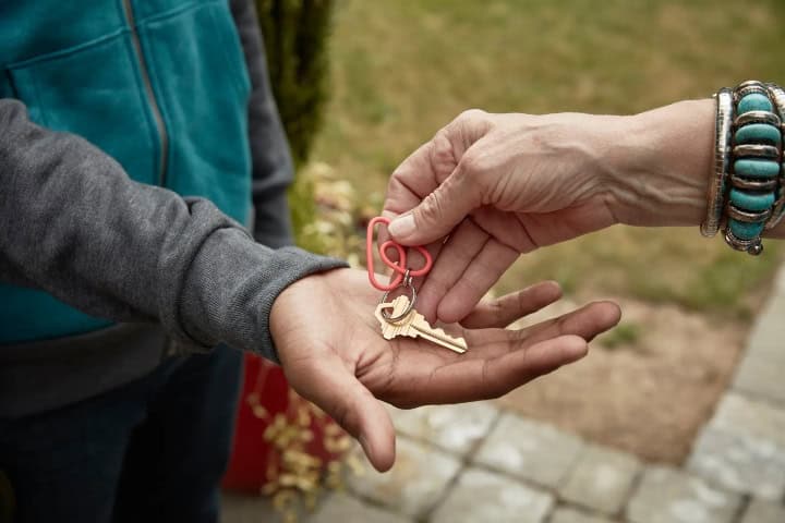 3. En todas partes del mundo, los adultos mayores han pisado fuerte en Airbnb. Foto - Airbnb Newsroom