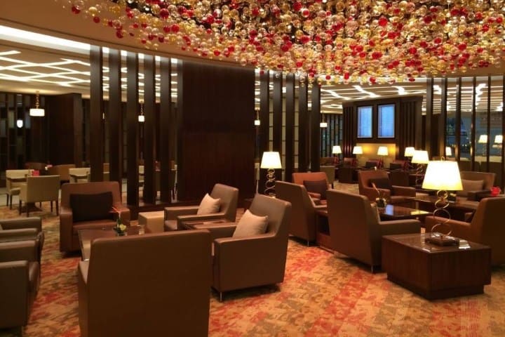 4. Sala VIP de Emirates en el aeropuerto Dubái. Foto - Passageiro de Primeira