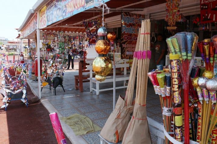 1. Mercado de cohetes San Pablito en Tultepec. Foto - El Sol de Toluca