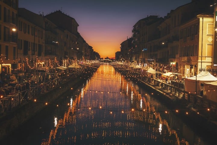 3. Alzaia Naviglio Grande, Milán. Foto - Cristina Gottardi (Unsplash)