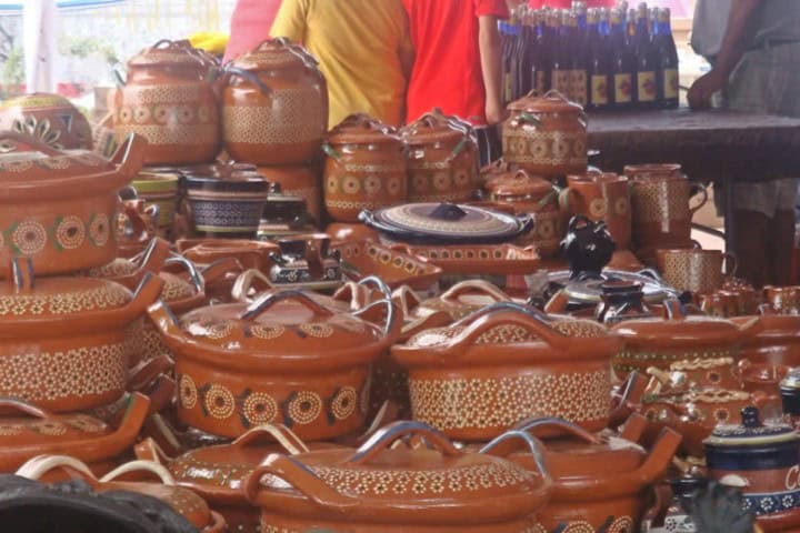 5. Negocio de cazuelas de barro. Foto - TuriMexico