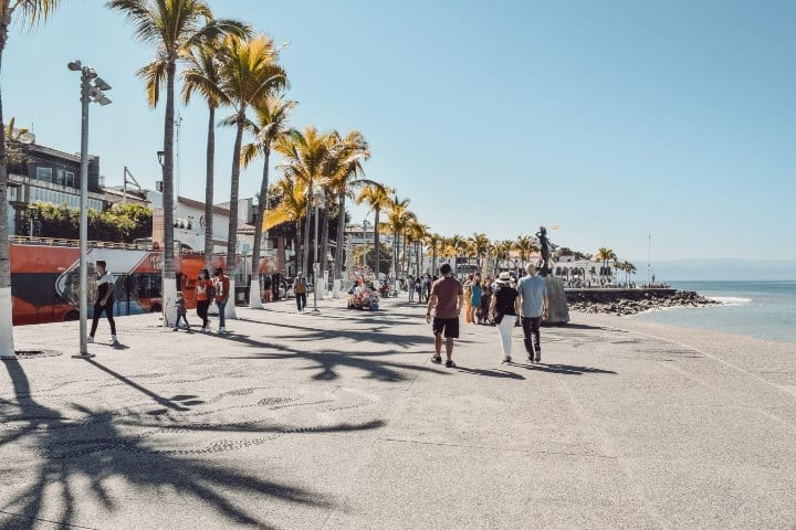 1. Malecón de Puerto Vallarta. Foto - Nicole Herrero (Unsplash)