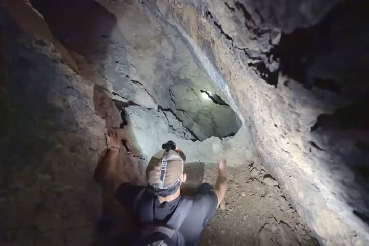 3. Espeleología (excursión dentro de cuevas) en la Montaña Encantada del Parque Natural. Foto - Visiti Nayarit (YouTube)