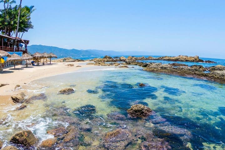 3. Pileta natural en playa Las Conchas Chinas. Foto - Puerto Vallarta