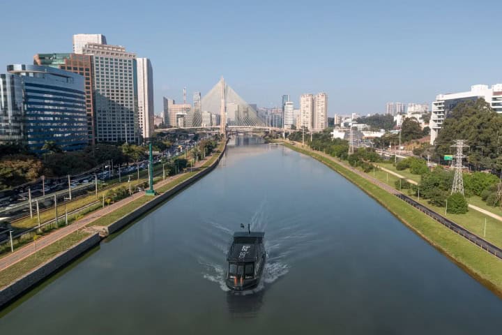 4. Río Pinheiros. Foto - Mobilidade Estadao