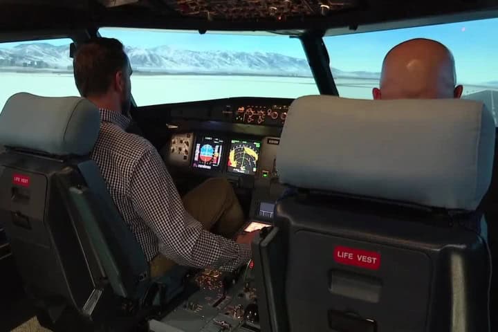 4. Simulador de avión en Delta Salt Lake City Training. Foto - Noticias de Fox 13