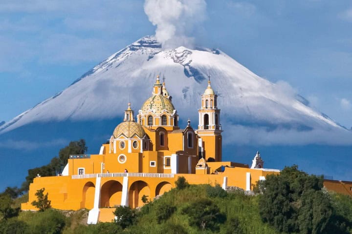 9. Santuario Nuestra Señora de los Remedios En Puebla. Foto - visit-mexico.com