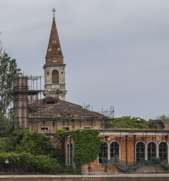 PORTADA ISLA POVEGLIA