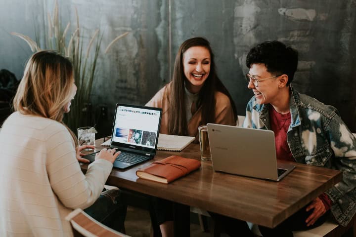 1. Estudiantes. Foto - Brooke Cagle (Unsplash)