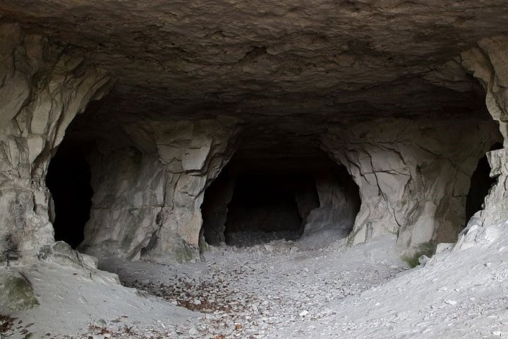 1. Entrada de la Cueva Veryovkina. Foto - Tiempo.com