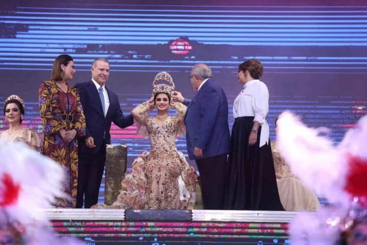 10. Coronación de reina en el carnaval. Foto - Ríodoce