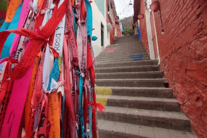 14. Listones del amor en el Callejón de los Enamorados, Atlixco Puebla. Foto - Identidad Puebla