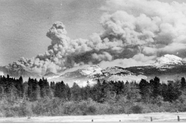 2. Pico Lassen en erupción, 1915. Foto - Telemundo 52