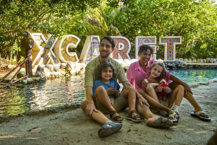 2. Familia en Hotel Xcaret. Foto - Expansión