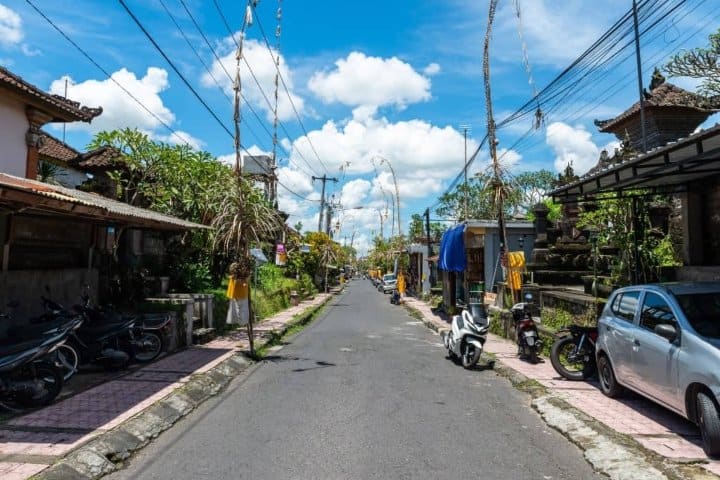 3. Calle despoblada en Bali por el Día del Silencio. Foto - Happiness on The Way