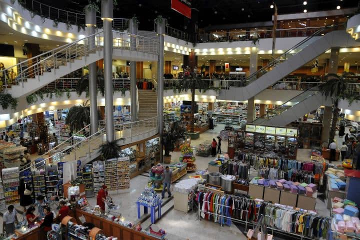 4. Tienda comercial moderna en Asjabad. Foto - Global-Geography