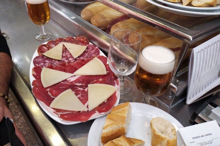 6. Jamón, pan y cerveza en el museo. Foto - Juan Miguel R (Tripadvsor)