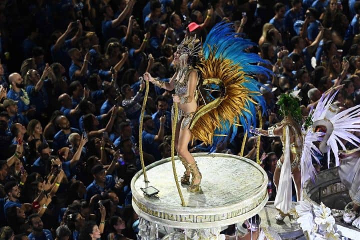 6. Grupo de Samba en el Carnaval de Brasil. Foto - CGTN en Español