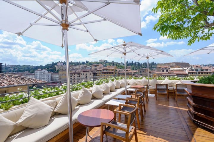 8. Terrazza en Hotel Continentale. Foto - Oyster Hotel Reviews