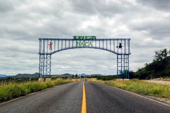 8. Entrada a Naica, Chihuahua. Foto - Fundación Wikimedia