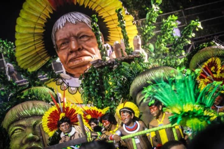 8. Carroza haciendo alucion a los derechos de los indígenas del Amazonas. Foto - Amazon Watch