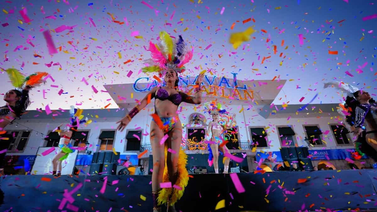 EL CARNAVAL DE MAZATLÁN