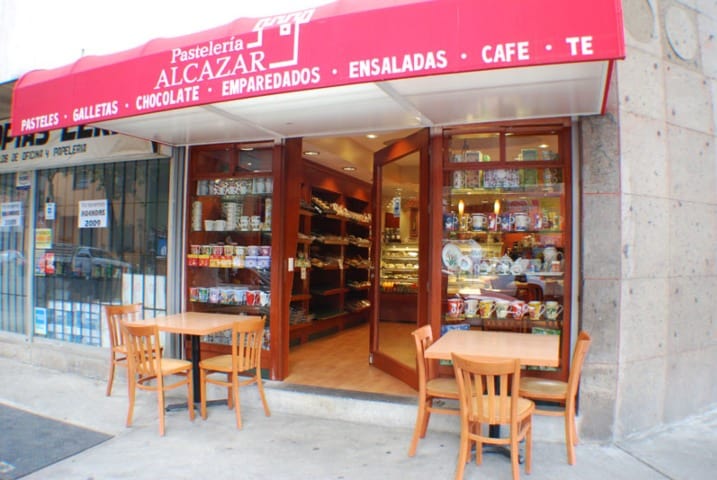 1. Pastelería Alcázar en Río Lerma. Foto - pasteleriaalcazar.mx