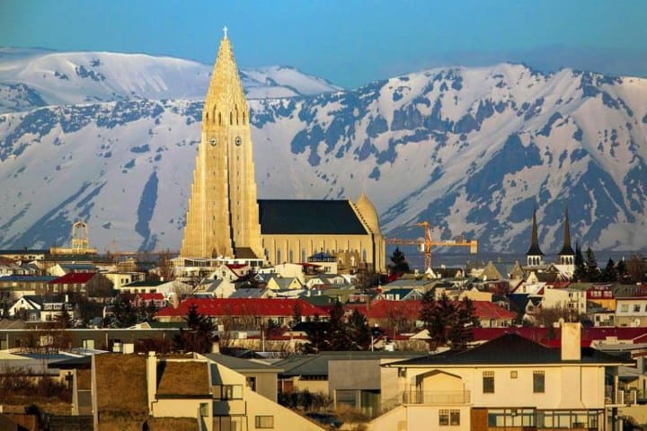 1. Iglesia Hallgrímskirkja en medio de Reikiavik. Foto - mbl.is