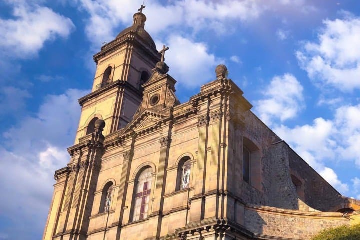 10. Templo de "El Ranchito" construido con piedra extraída del cerro El Calvario. Foto - Iglesia El Ranchito (Facebook)