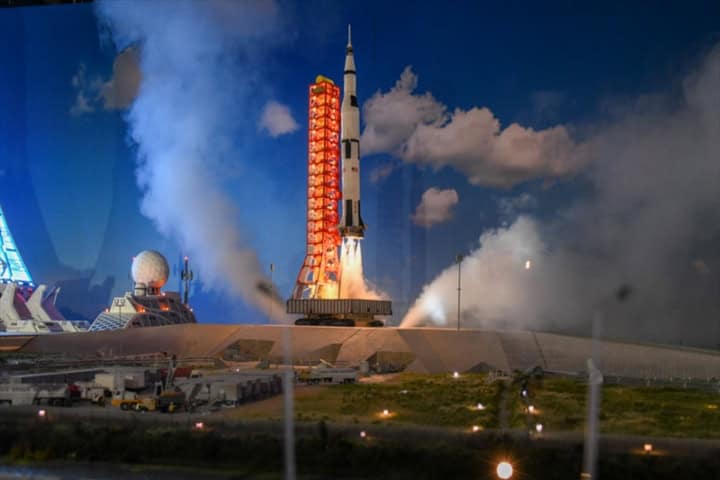 10. Centro espacial. Foto - スタートライングループ (grupo de línea de salida)