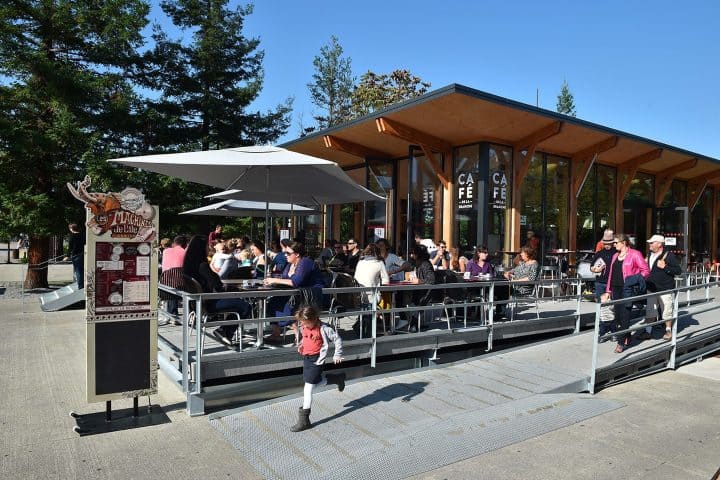 11. "Le café de la branche" en la Isla de las Máquinas en Nantes. Foto - Le Voyage à Nantes