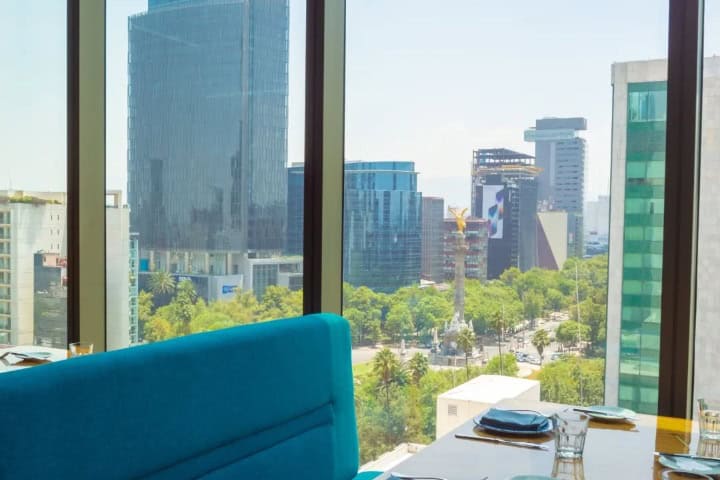 12. Vista al Ángel de la Independencia desde Balta. Foto - @baltamexico (Instagram)