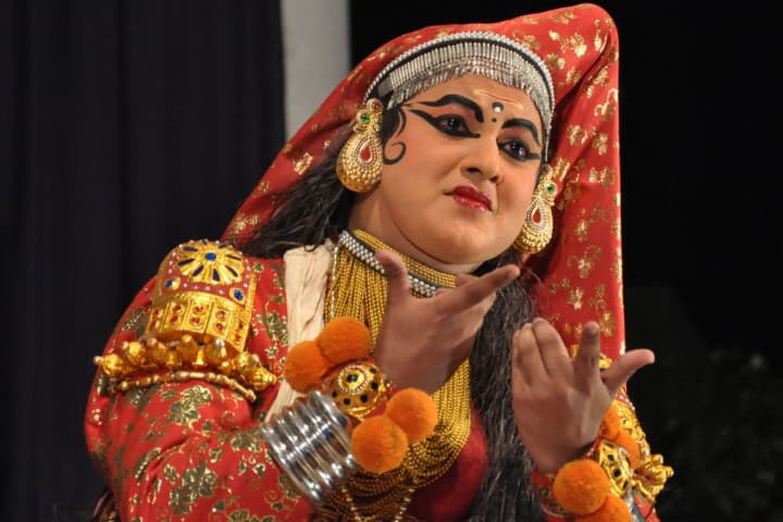 12. Actor de kathakali interpretando a un personaje "Minukku". Foto - Flickr