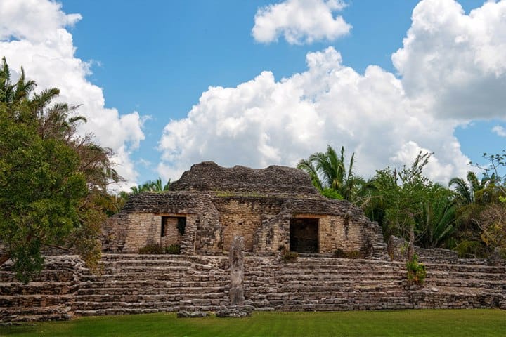 12. Zona arqueológica de Kohunlinch. Foto - Chacchoben Ruins