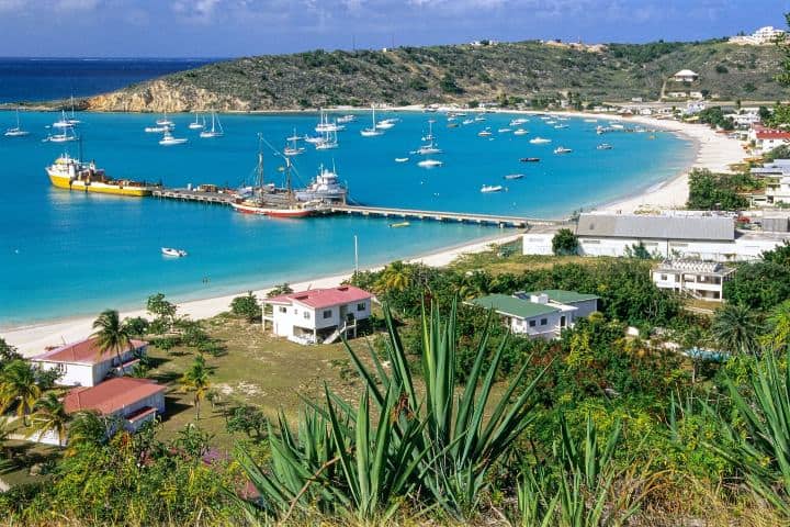 16. The Valley, la capital de Anguilla. Foto - Caribbean Travel and Tours