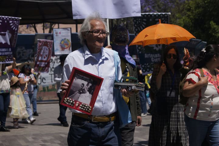 19. Jorge Avilés, juguetero. Foto - El Souvenir