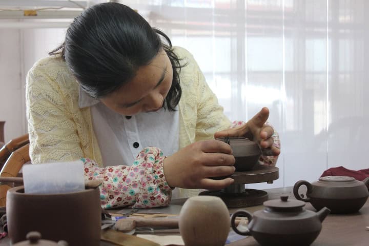 2. Artesana de teteras de Yixing, china. Foto - Carole's Super Tea Adventure