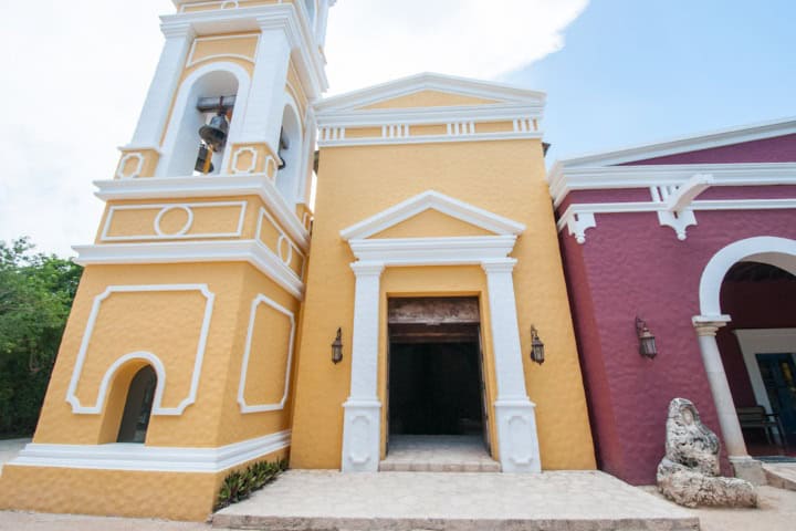 2. Entrada a la Capilla de la Virgen de Guadalupe en Xcaret. Foto - Fotonazos