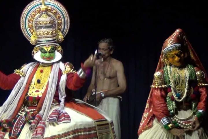 2. Actuación de teatro Kathakali. Foto - Juande Mondria (YouTube)