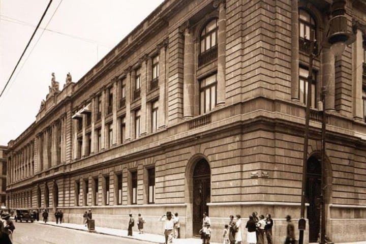 2. Secretaría de Educación Pública, 1922. Foto - Obras Expansión