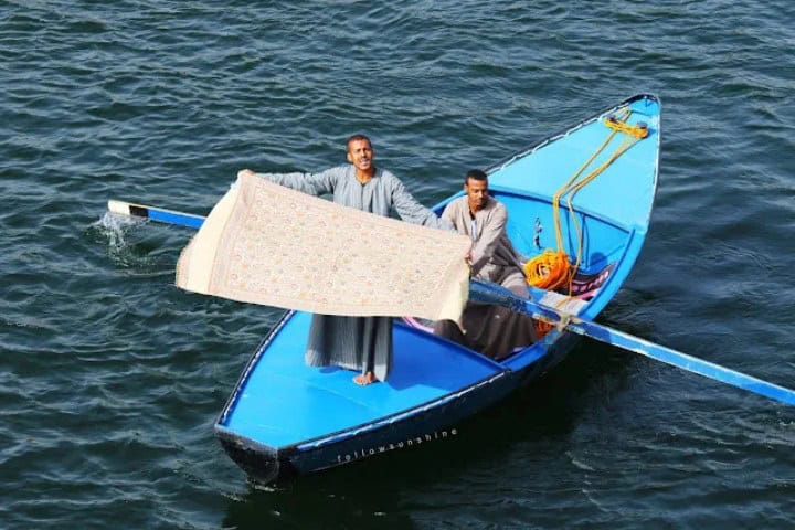 2. Vendedores del Río Nilo mostrando su mercancía. Foto - Viajar con sol (Yahoo)