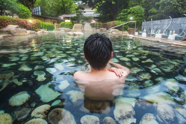 4. Visitante en Onsen. Foto - Japón Alternativo