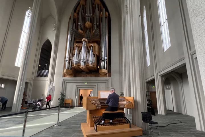 5. Concierto de órgano en Hallgrímskirkja. Foto - monihampton (YouTube)